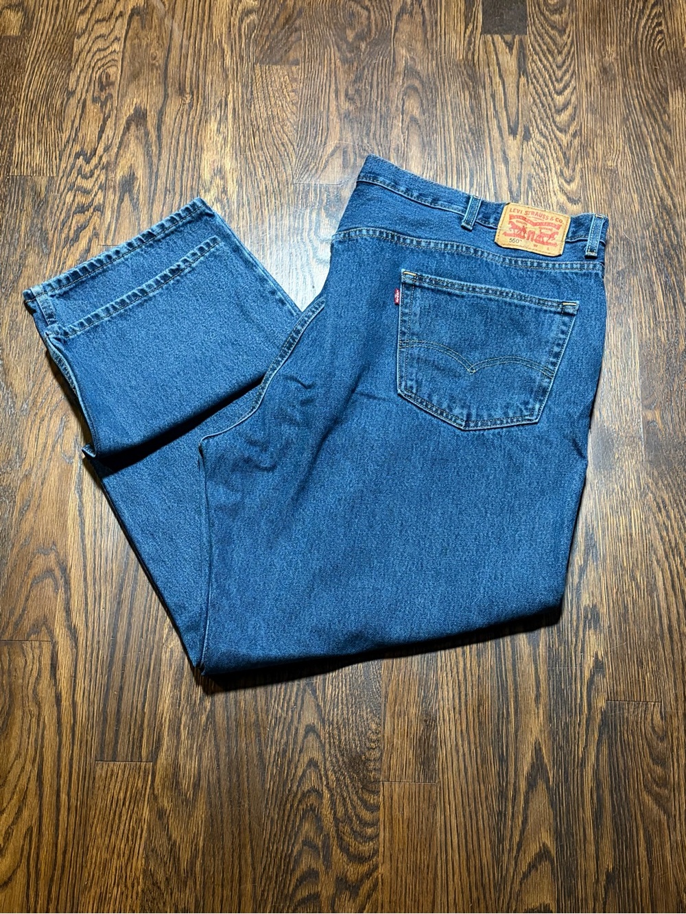 Levi’s Men’s 550 Relaxed Fit Jeans – Medium Dark Wash Blue Denim Tag Size 50x32